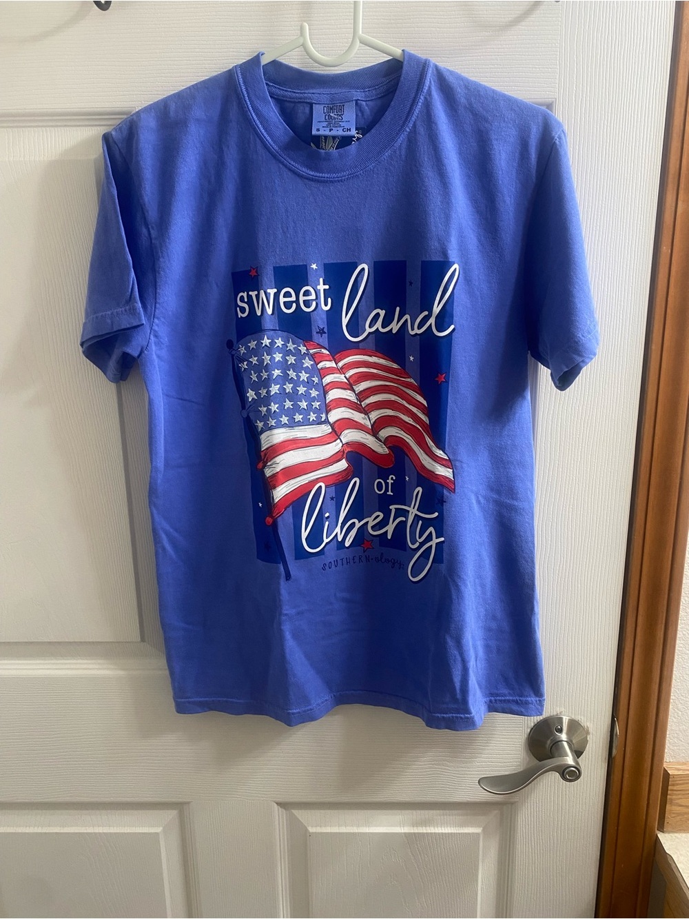 Southernology® Liberty Flag Statement Tee Size Small - Picture 2 of 8